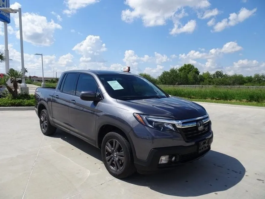 2020 Honda Ridgeline Sport photo 1