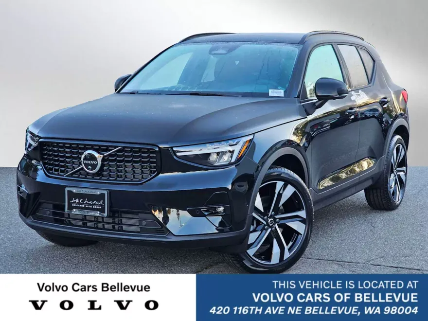 2025 Volvo XC40 Plus photo 1