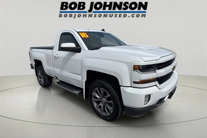 2016 Chevrolet Silverado 1500 LT photo 1