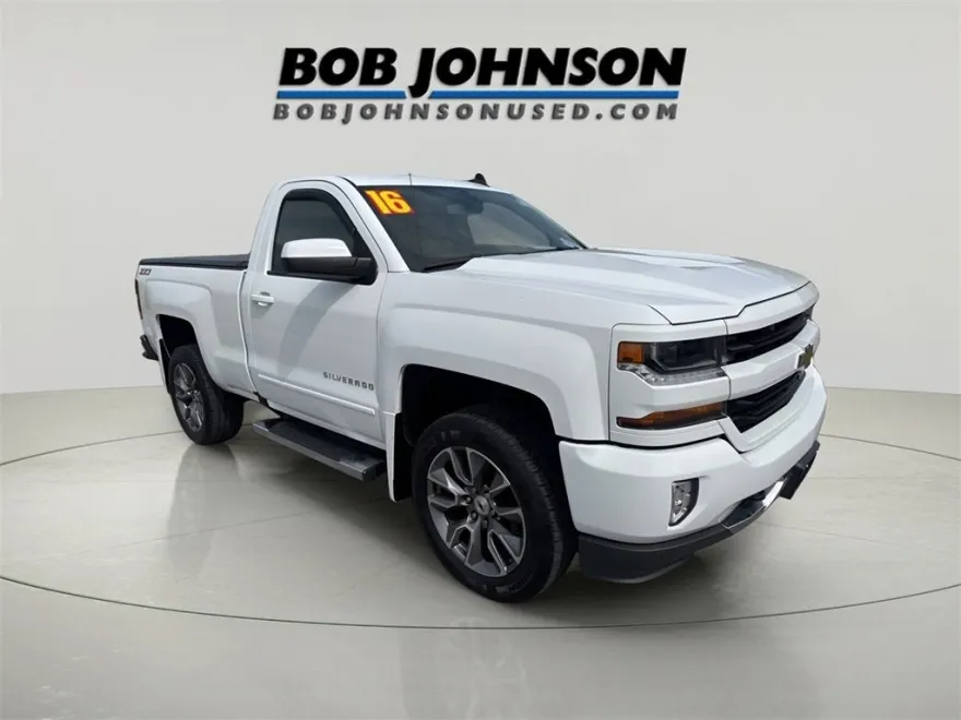 2016 Chevrolet Silverado 1500 LT photo 1
