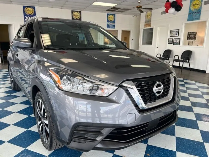 2020 Nissan Kicks SV photo 1