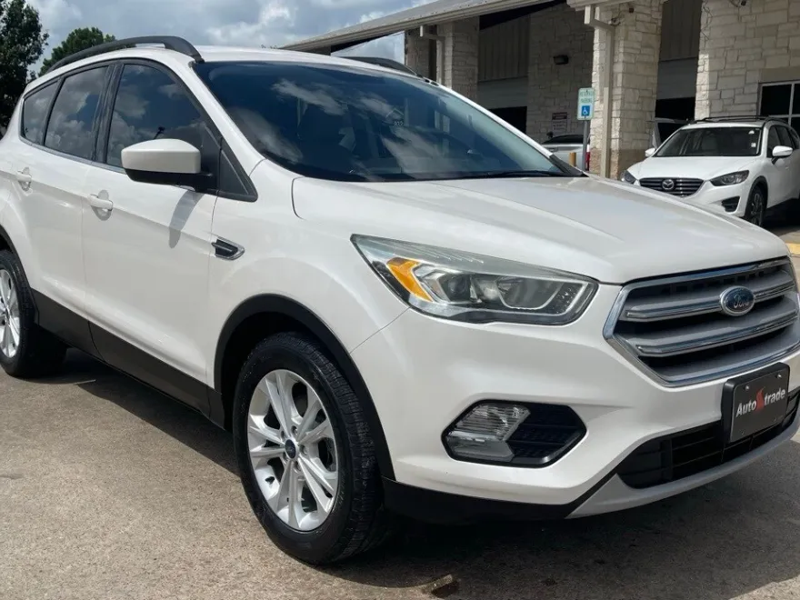 2018 Ford Escape SEL photo 1