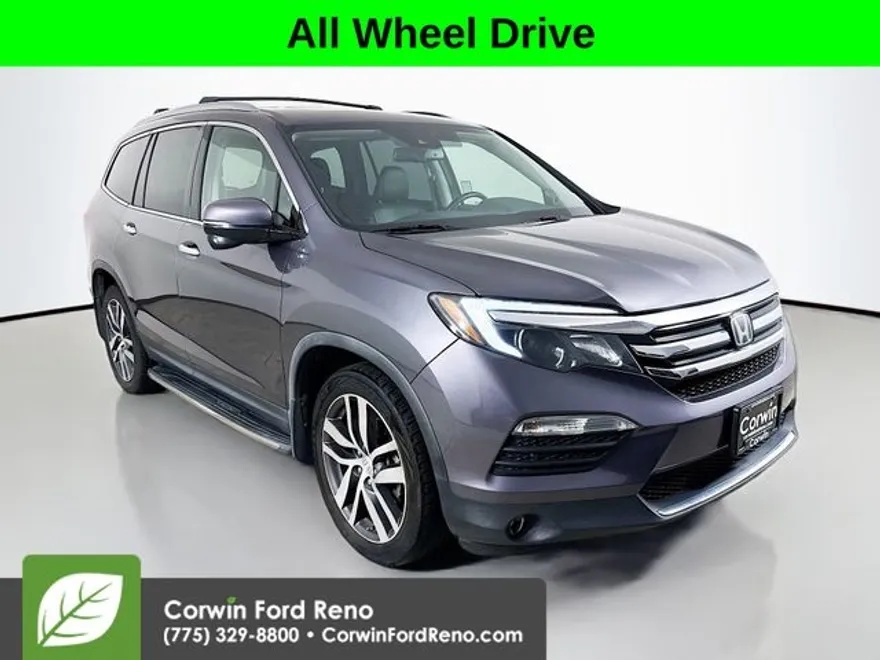 2017 Honda Pilot Touring photo 1