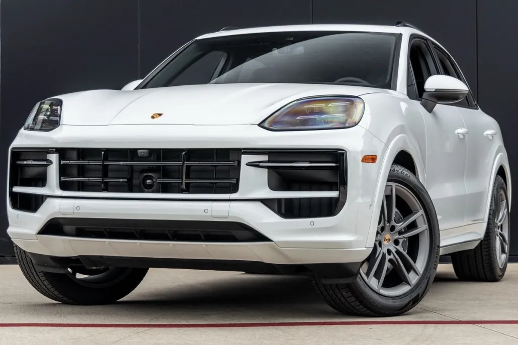 2025 Porsche Cayenne photo 1