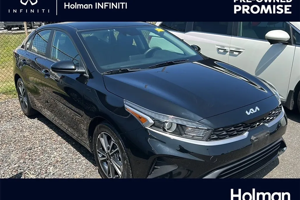 2022 Kia Forte LXS photo 1