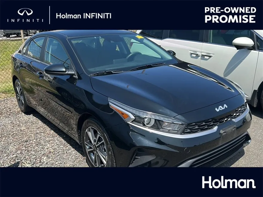 2022 Kia Forte LXS photo 1