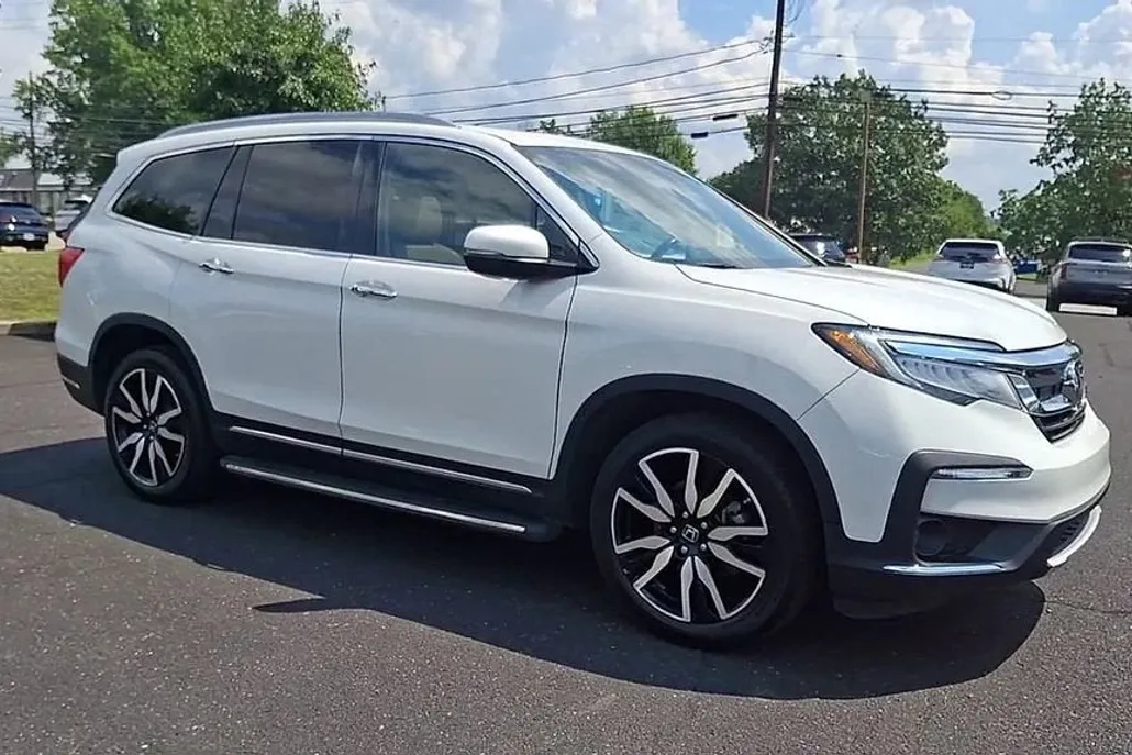 2021 Honda Pilot Touring photo 1