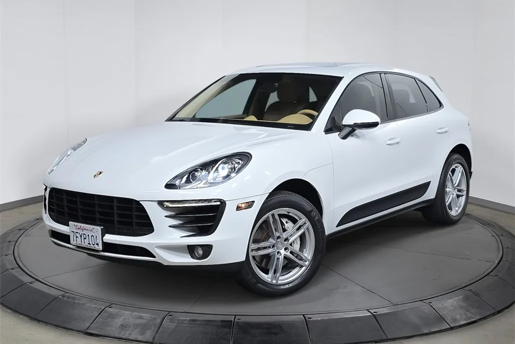 2015 Porsche Macan S photo 1