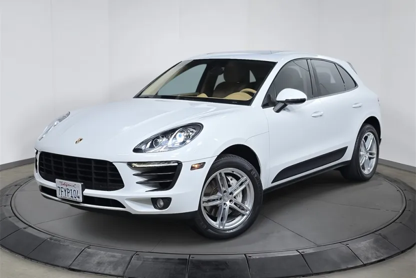 2015 Porsche Macan S photo 1