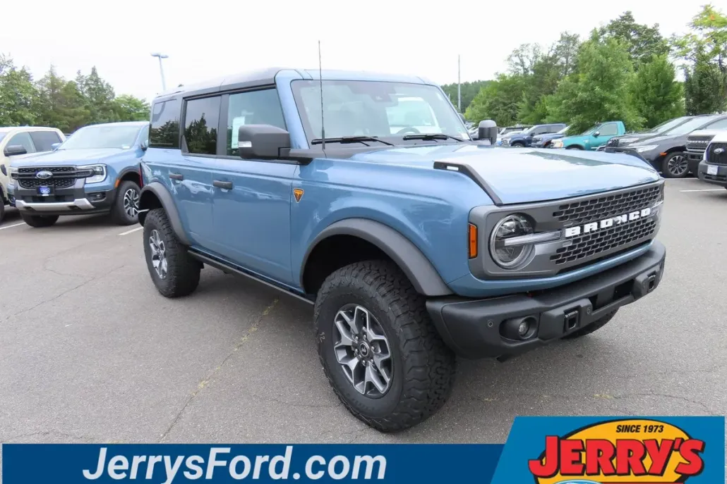 2025 Ford Bronco Badlands photo 1