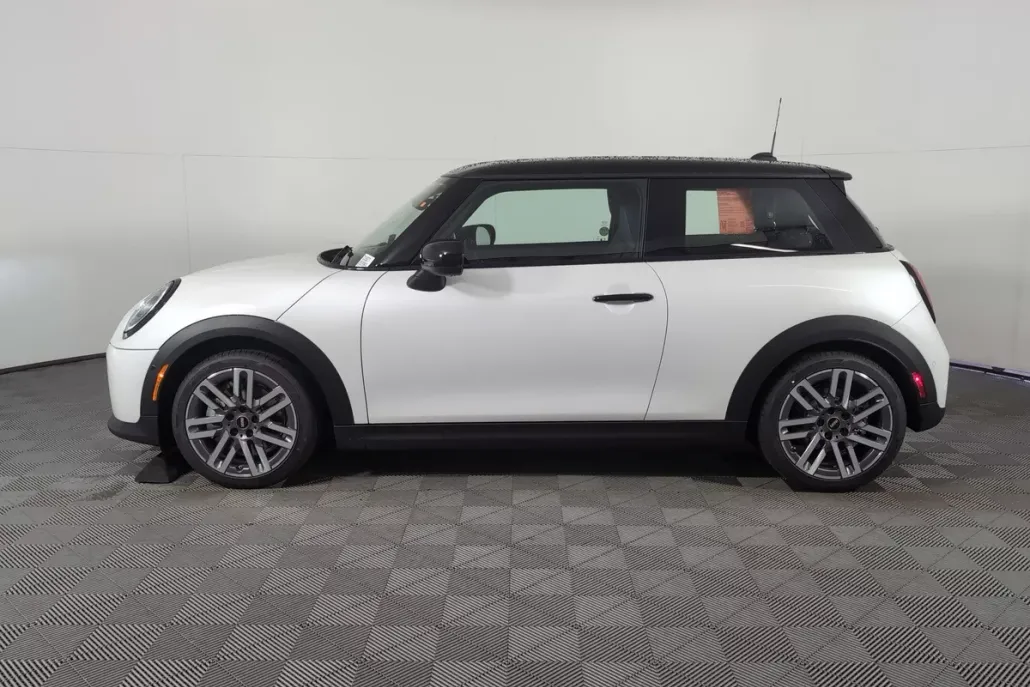 2026 Mini Cooper Signature photo 1
