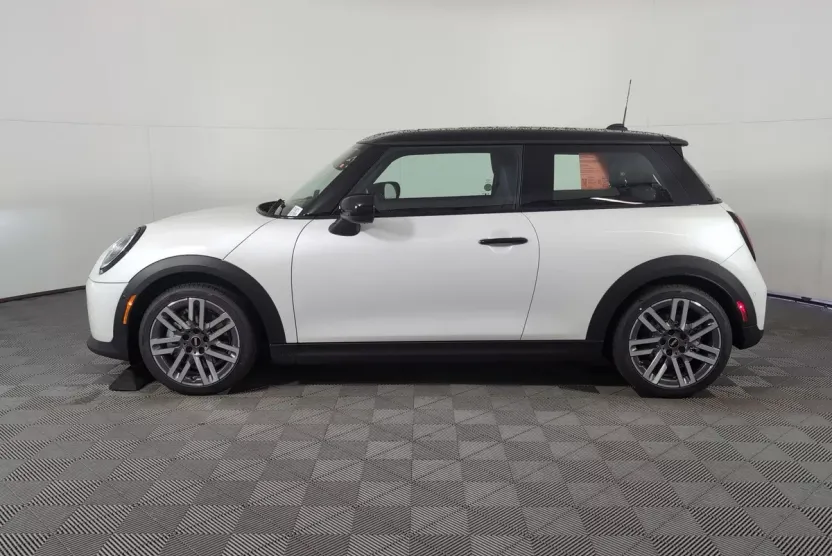 2026 Mini Cooper Signature photo 1