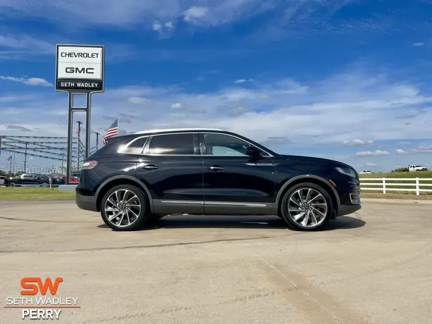 2019 Lincoln Nautilus Reserve photo 1