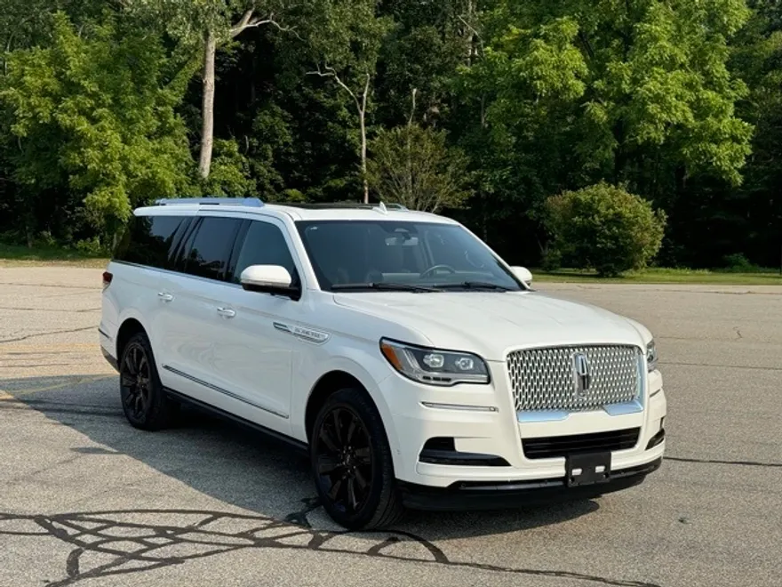 2024 Lincoln Navigator L Reserve photo 1