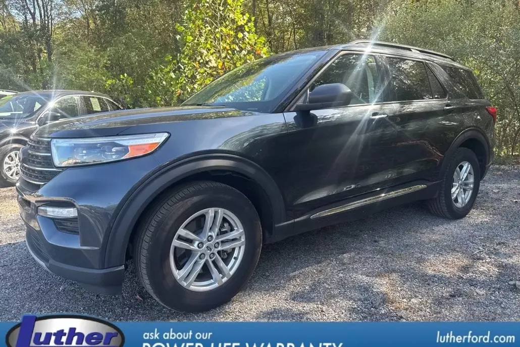 2023 Ford Explorer XLT photo 1