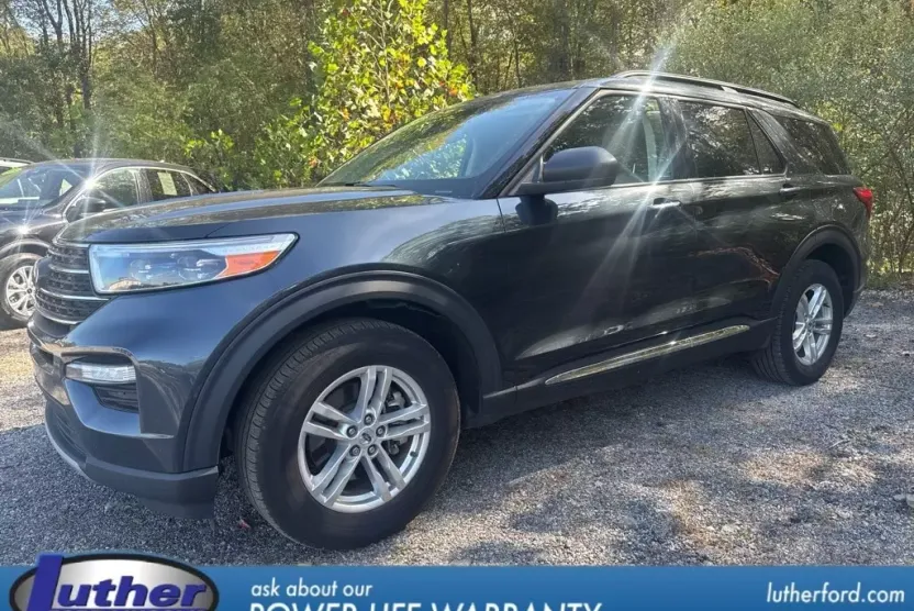 2023 Ford Explorer XLT photo 1
