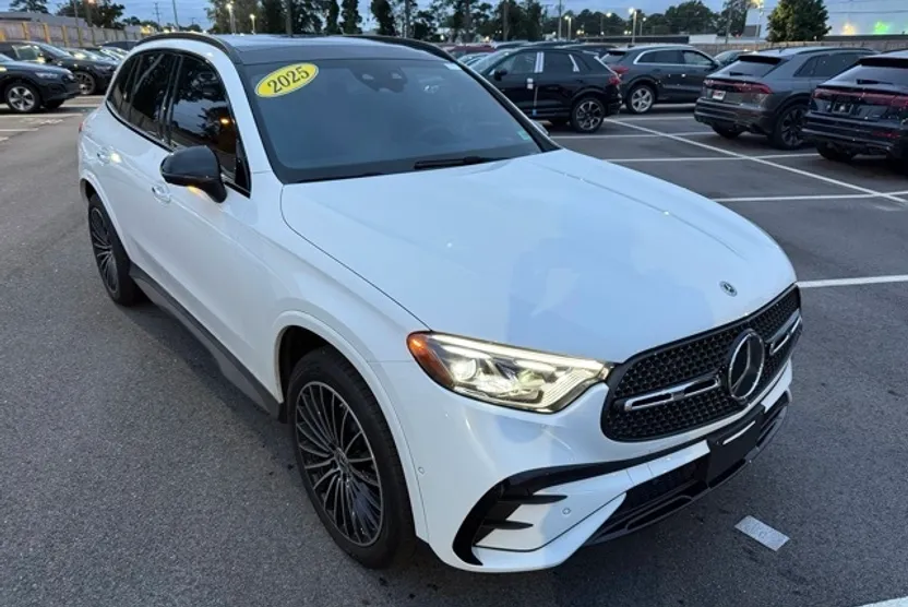 2025 Mercedes Benz GLC 350e 4MATIC photo 1