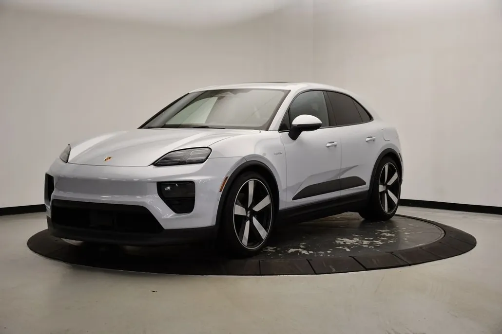 2025 Porsche Macan 4 Electric photo 1