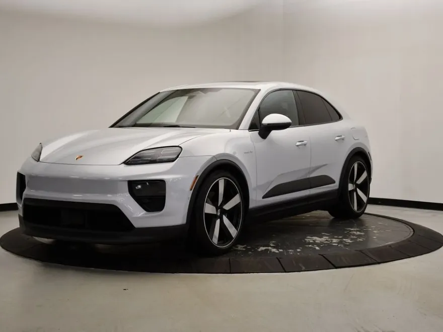 2025 Porsche Macan 4 Electric photo 1