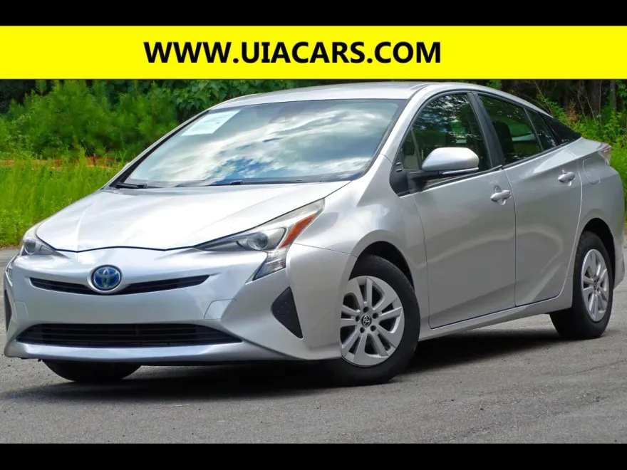 2017 Toyota Prius Three Touring photo 1