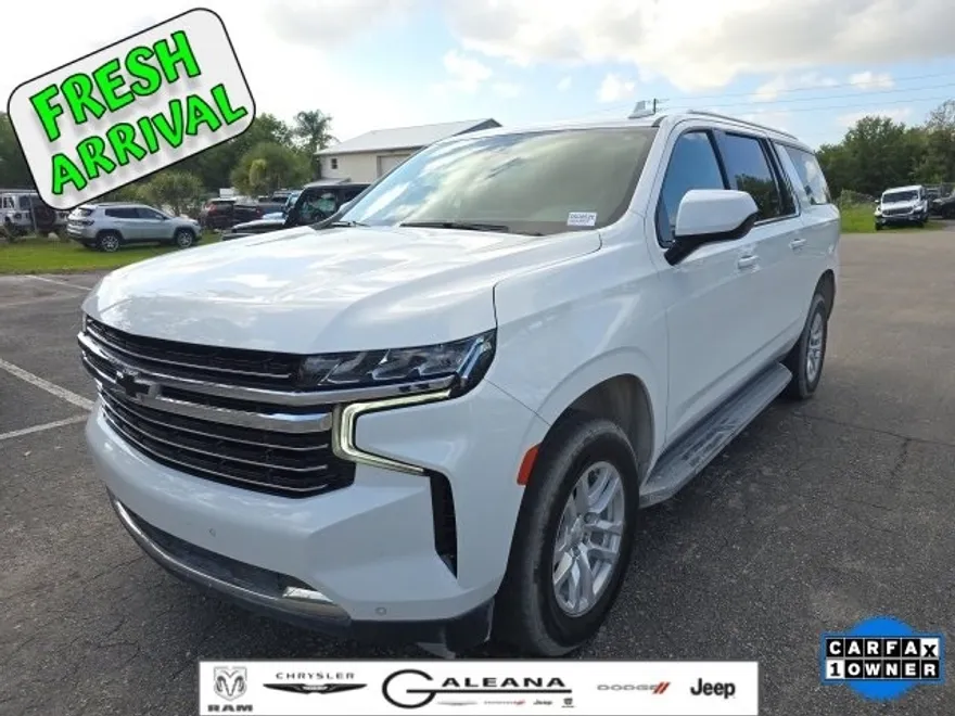 2022 Chevrolet Suburban LT photo 1