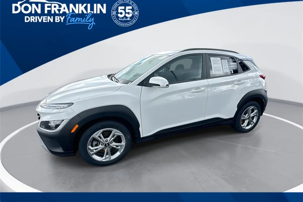 2022 Hyundai Kona SEL photo 1