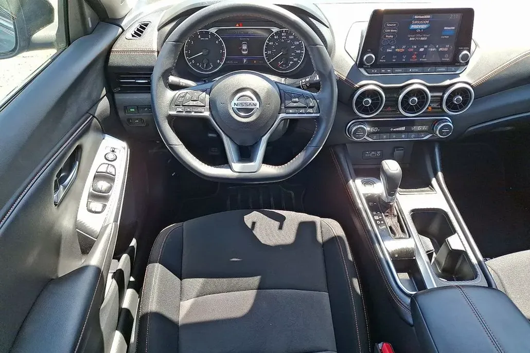 2021 Nissan Sentra SR photo 1