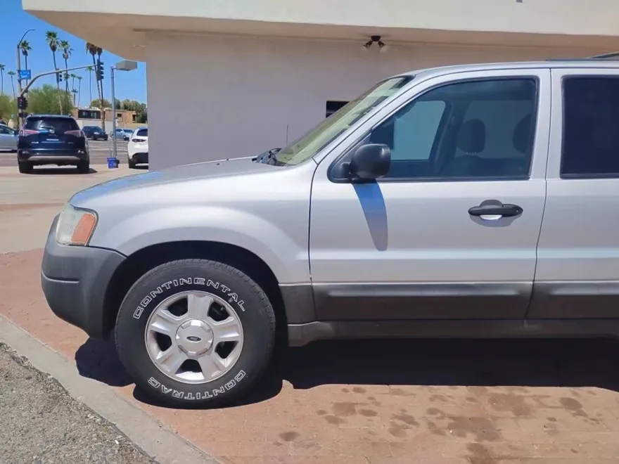 2003 Ford Escape XLT Sport photo 1