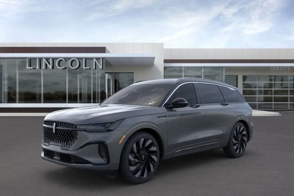 2024 Lincoln Nautilus Black Label photo 1
