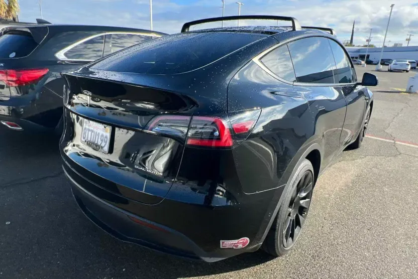 2021 Tesla Model Y Long Range photo 1