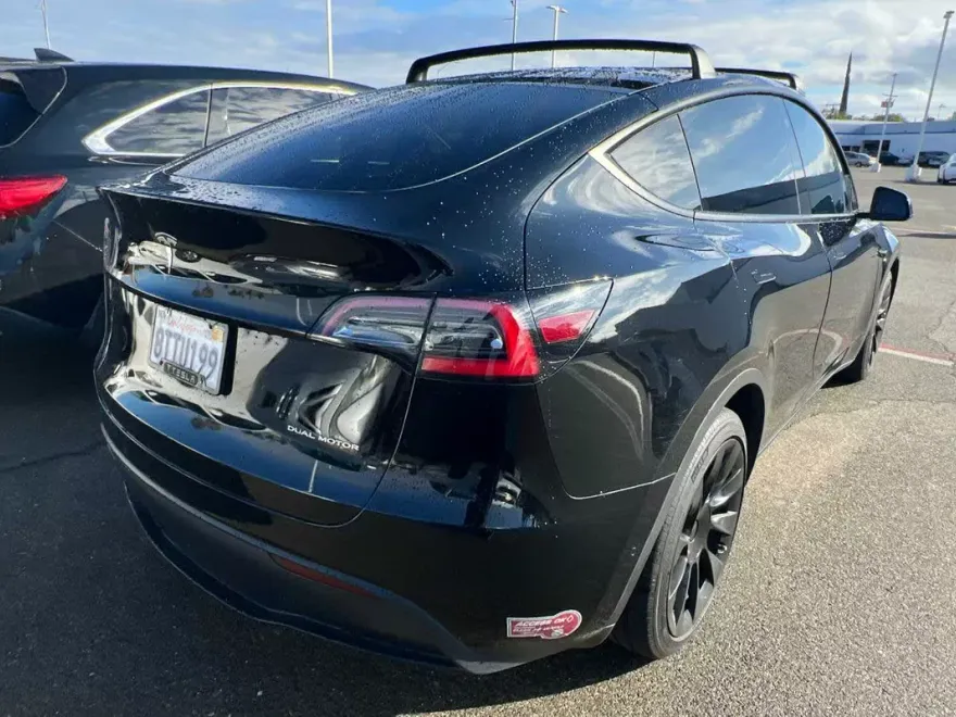 2021 Tesla Model Y Long Range photo 1
