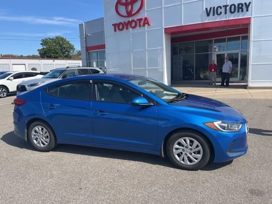 2017 Hyundai Elantra SE photo 1