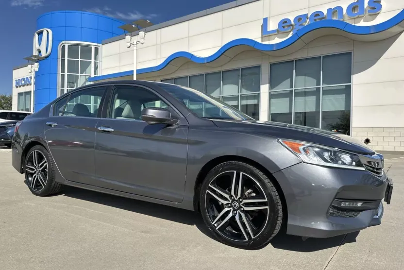 2017 Honda Accord EX photo 1