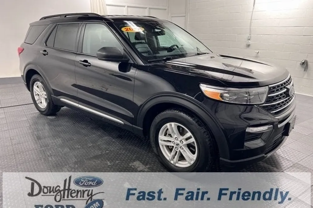 2024 Ford Explorer XLT photo 1