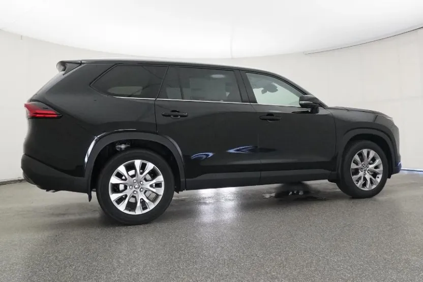 2025 Toyota Grand Highlander Limited photo 1