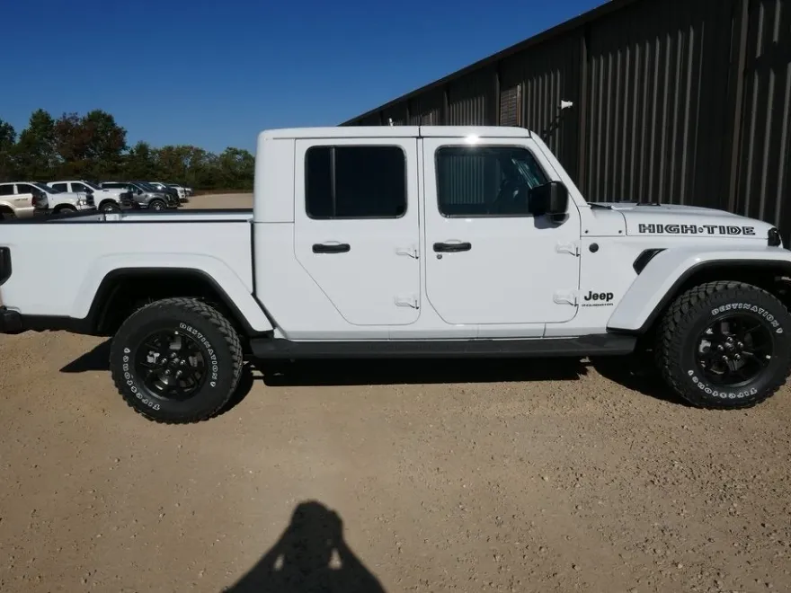 2025 Jeep Gladiator Sport photo 1