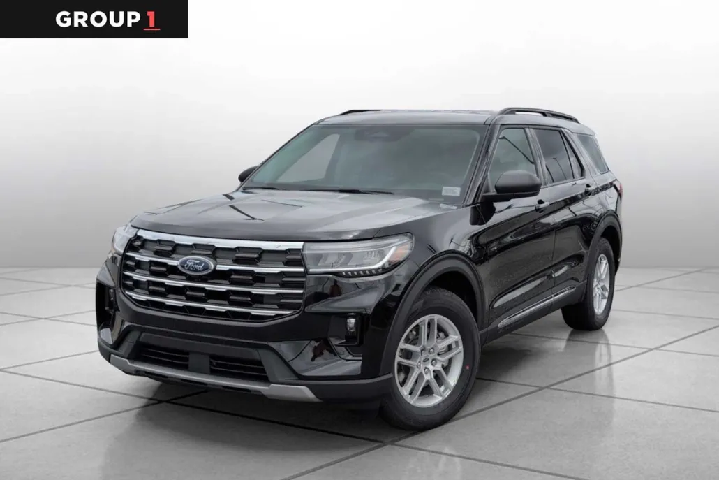 2025 Ford Explorer photo 1