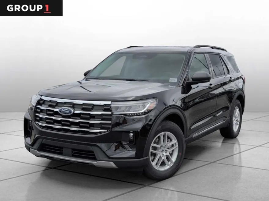 2025 Ford Explorer photo 1
