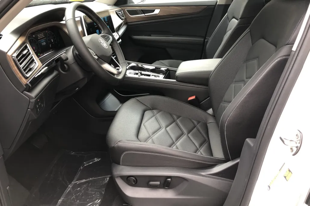 2026 Volkswagen Atlas SE Technology photo 1