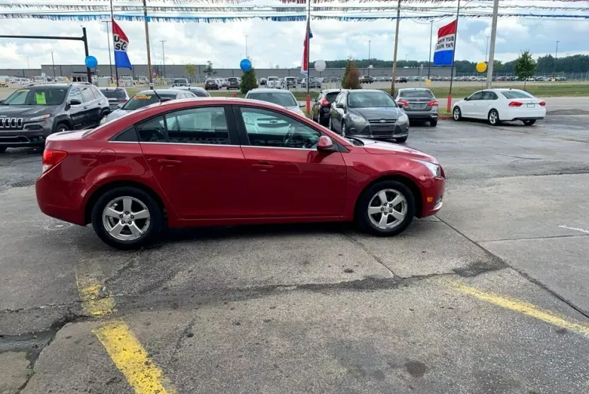 2013 Chevrolet Cruze photo 1