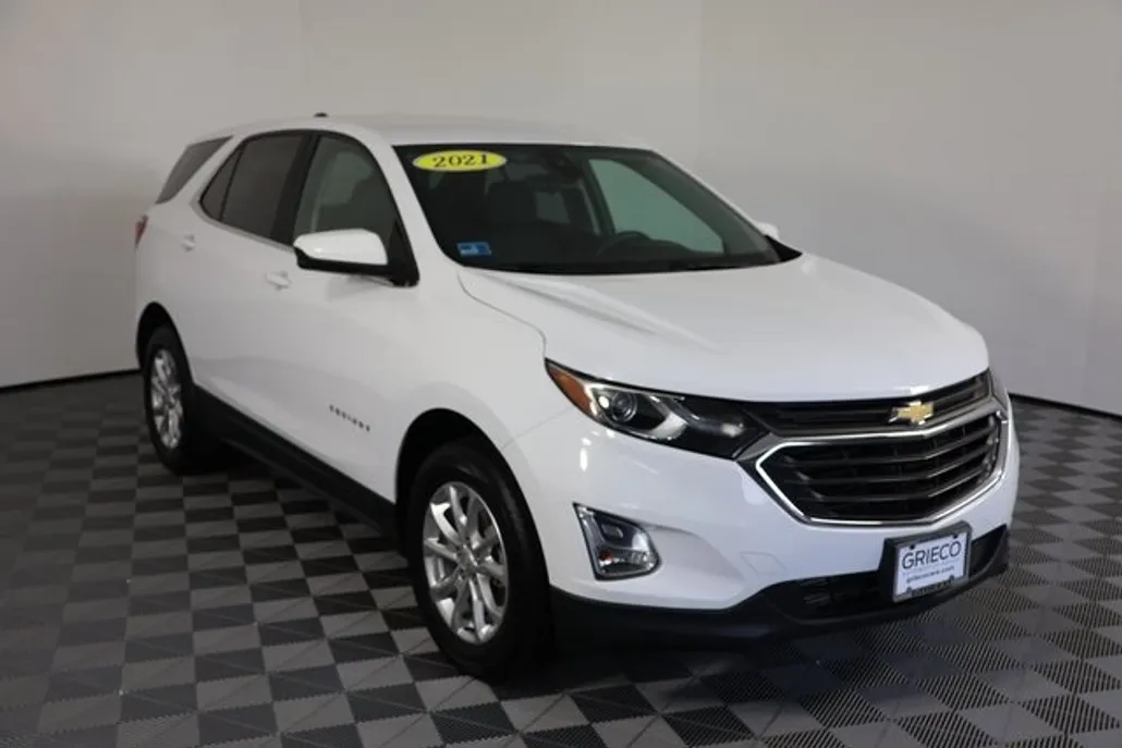 2021 Chevrolet Equinox LT photo 1