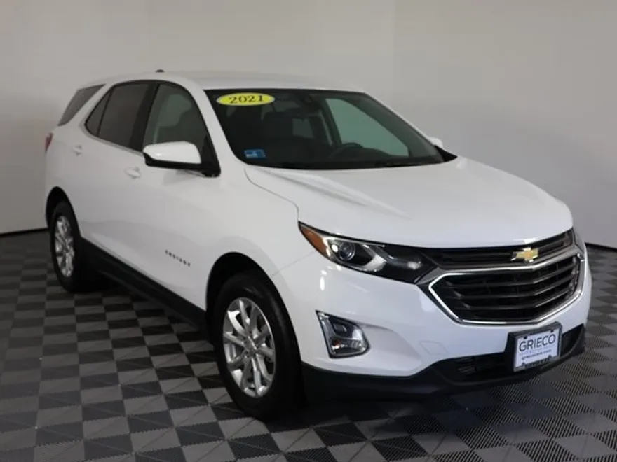 2021 Chevrolet Equinox LT photo 1