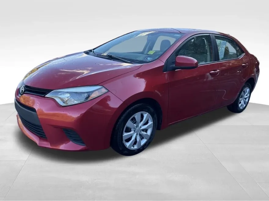 2014 Toyota Corolla LE photo 1