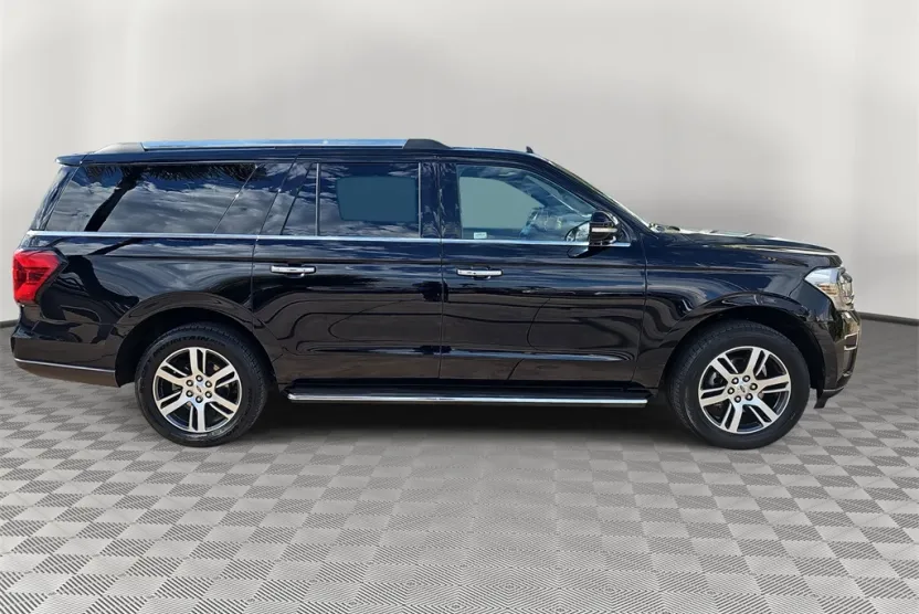 2023 Ford Expedition MAX Limited photo 1