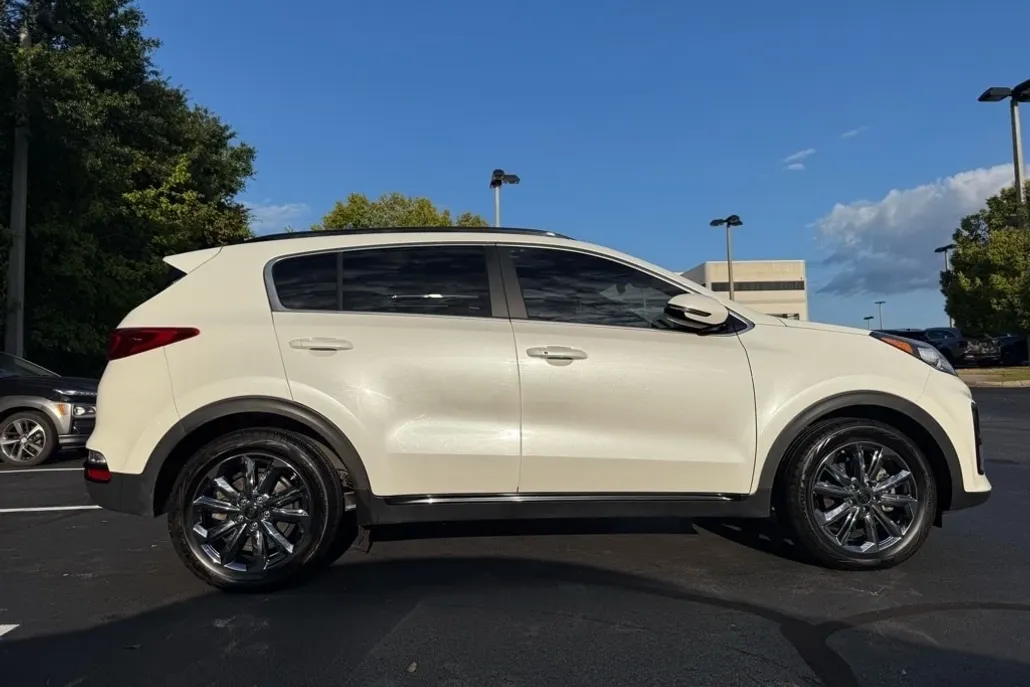 2022 Kia Sportage Nightfall Edition photo 1