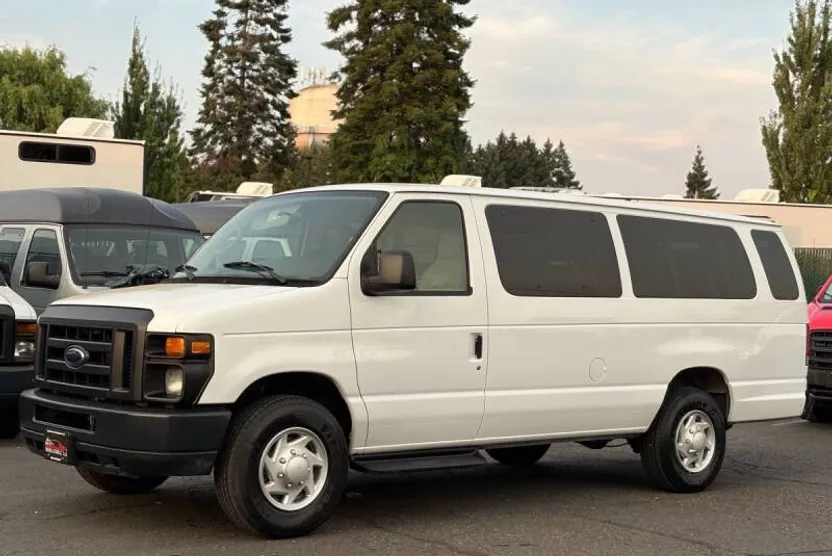 2013 Ford E-350 photo 1