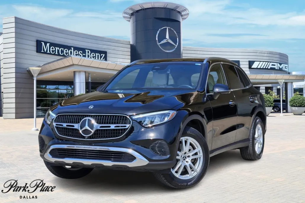 2025 Mercedes Benz GLC 300 photo 1
