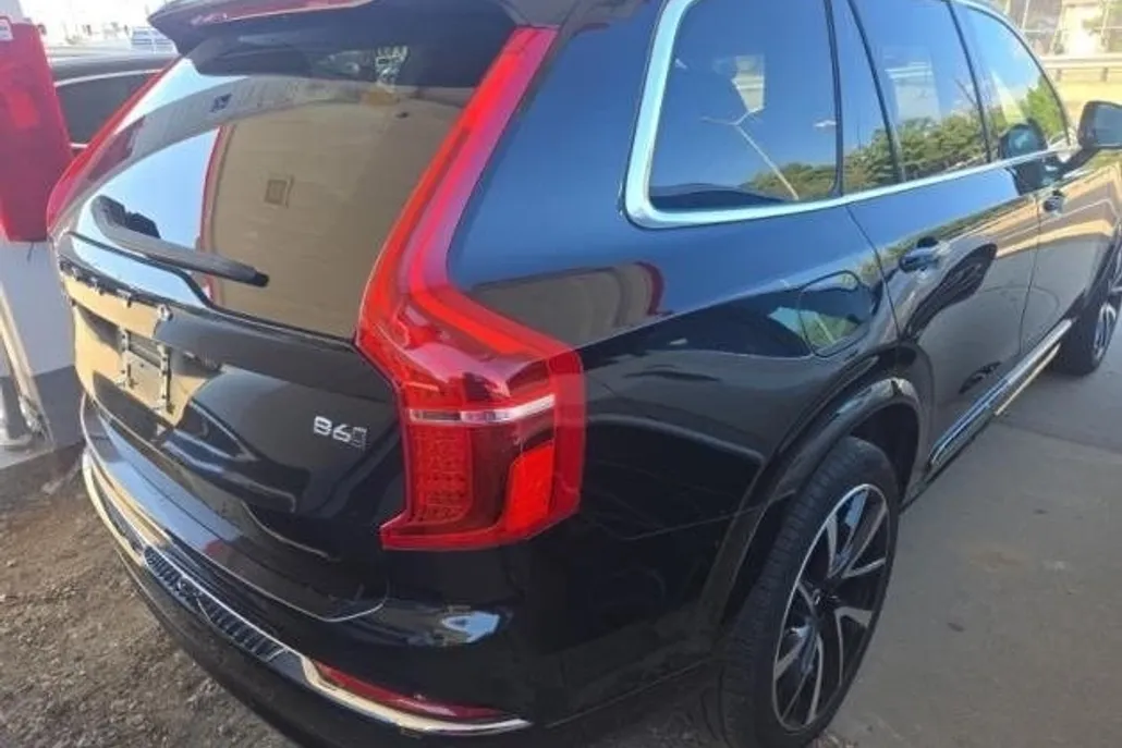 2024 Volvo XC90 Plus photo 1
