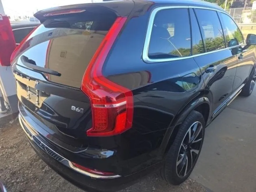 2024 Volvo XC90 Plus photo 1