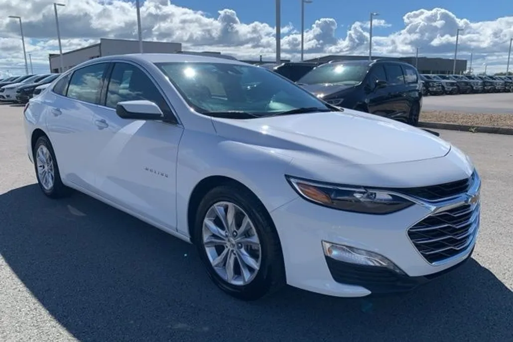 2023 Chevrolet Malibu 1LT photo 1